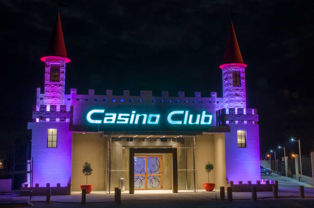 Fachada Noche Castillo